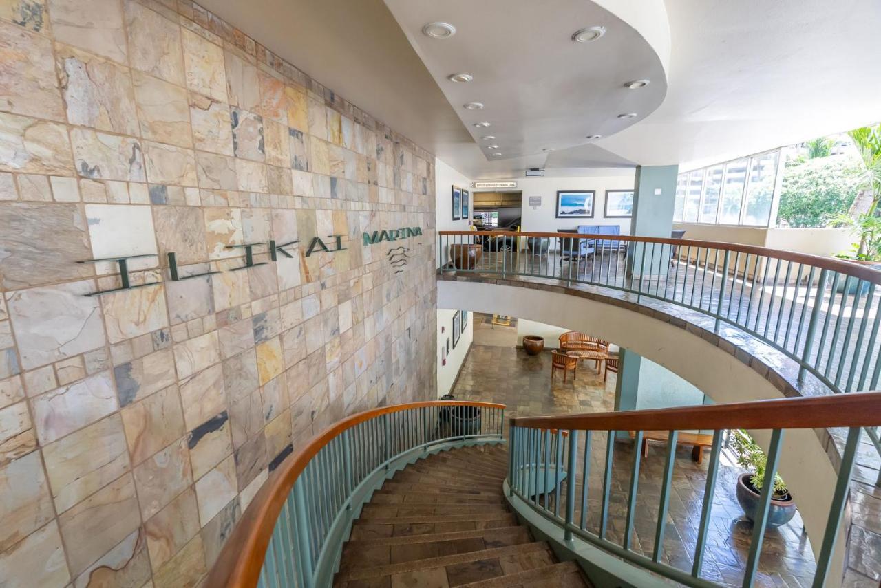 *remodeled Oceanfront In Waikiki - Ilikai Marina *