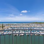 *Remodeled Oceanfront In Waikiki - Ilikai Marina