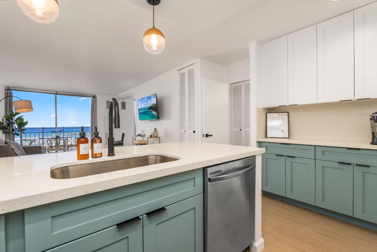 *remodeled Oceanfront In Waikiki - Ilikai Marina Apartamento *