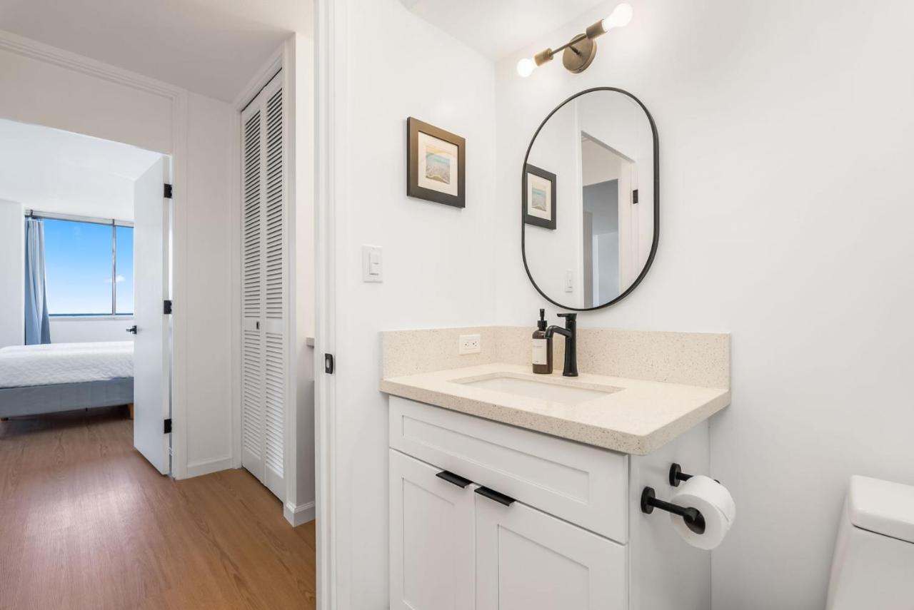 Apartamento *remodeled Oceanfront In Waikiki - Ilikai Marina