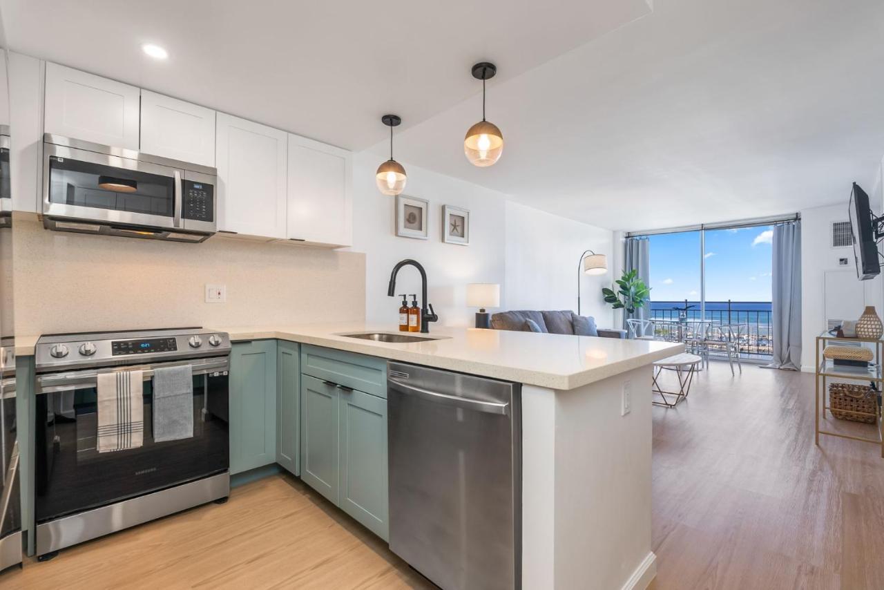 *remodeled Oceanfront In Waikiki - Ilikai Marina Apartamento Honolulu
