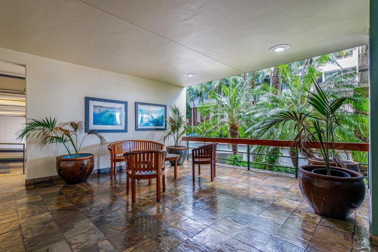 *remodeled Oceanfront In Waikiki - Ilikai Marina